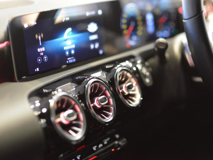 A250 SPORT  AMG - Image 3