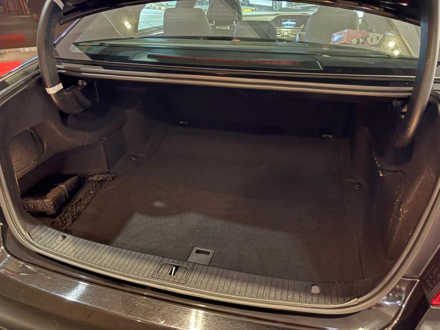 E200 Facelift Premium Edition - Image 6