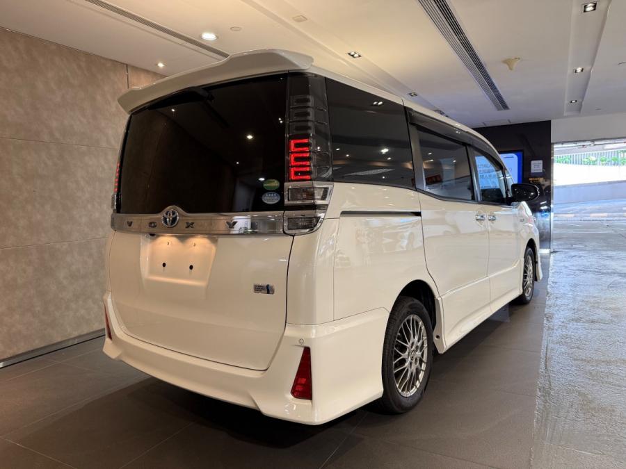 VOXY HYBRID ZS - Image 4