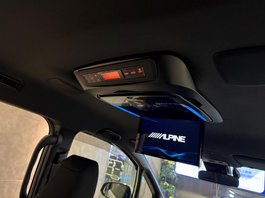 VOXY HYBRID ZS - Image 11