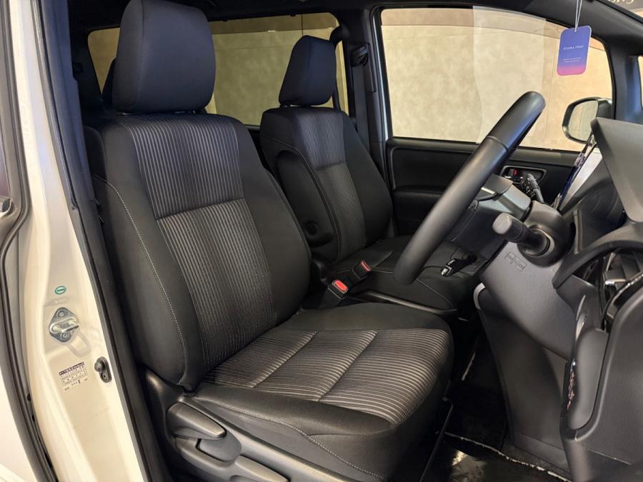 VOXY HYBRID ZS - Image 7