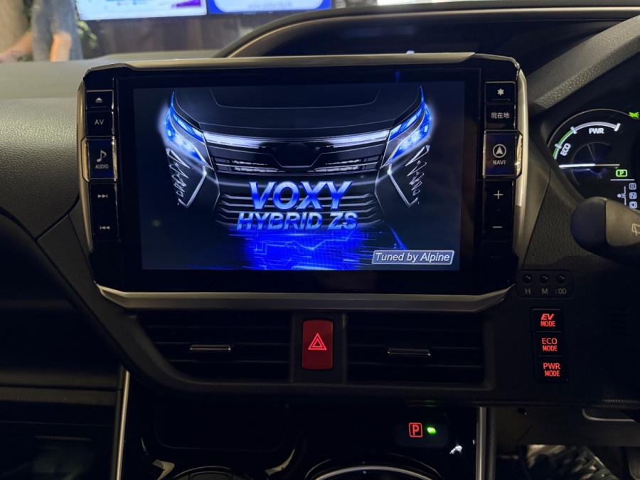 VOXY HYBRID ZS - Image 9