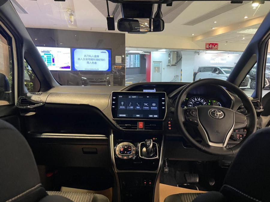 VOXY HYBRID ZS FACELIFT - Image 6