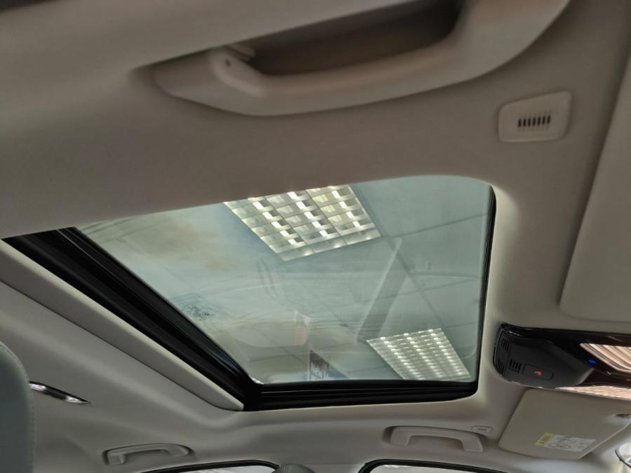 318i - Image 5