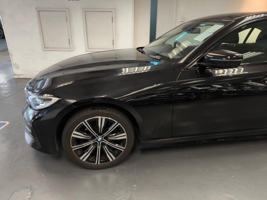 318i - Image 3