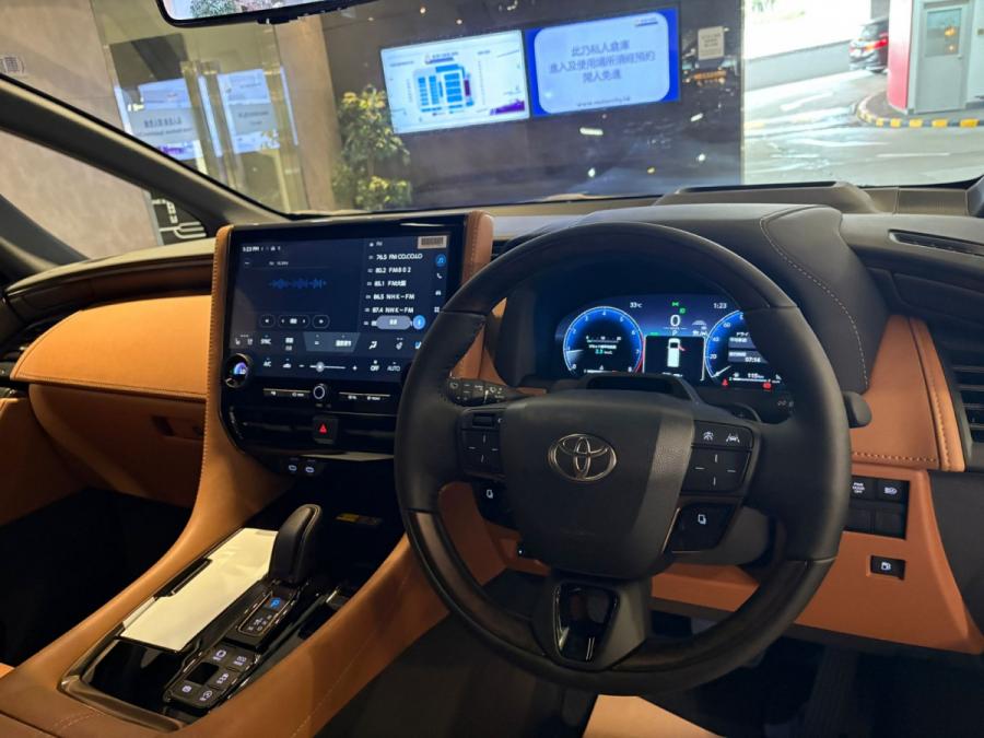 2025 Toyota Vellfire 2.4 Turbo Z premier - Image 9