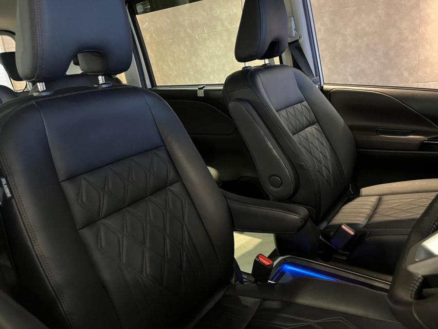 Serena E-Power Highway Star VIP - Image 6