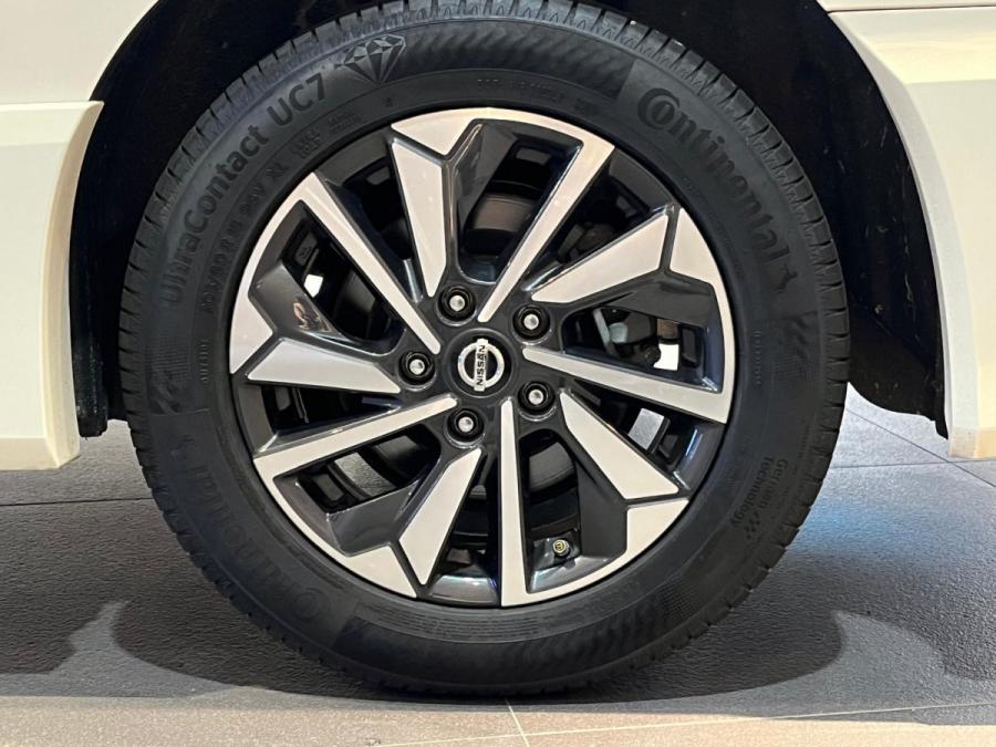 Serena E-Power Highway Star VIP - Image 11