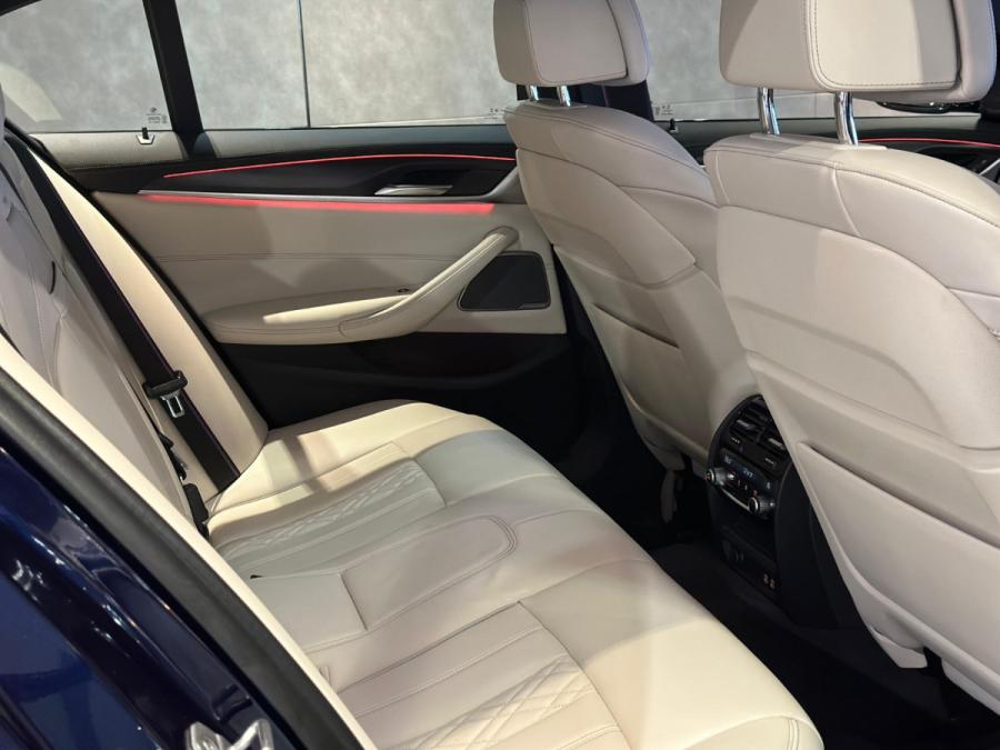 M550IA XDRIVE SALOON - Image 10