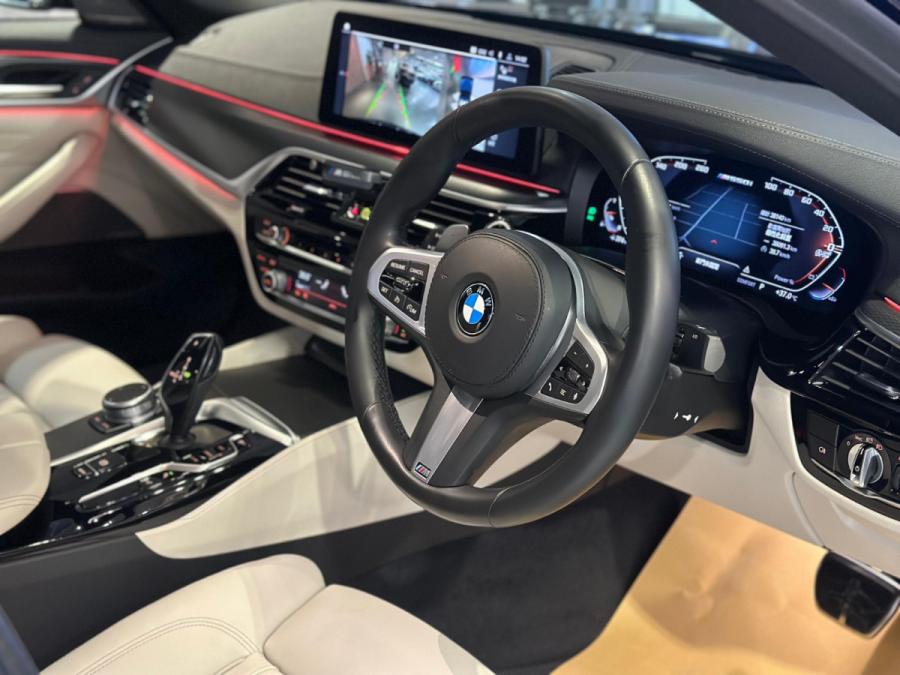 M550IA XDRIVE SALOON - Image 8