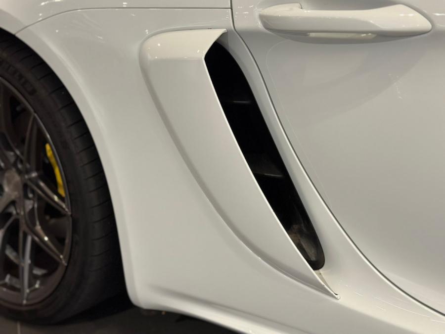 718 CAYMAN GTS - Image 7