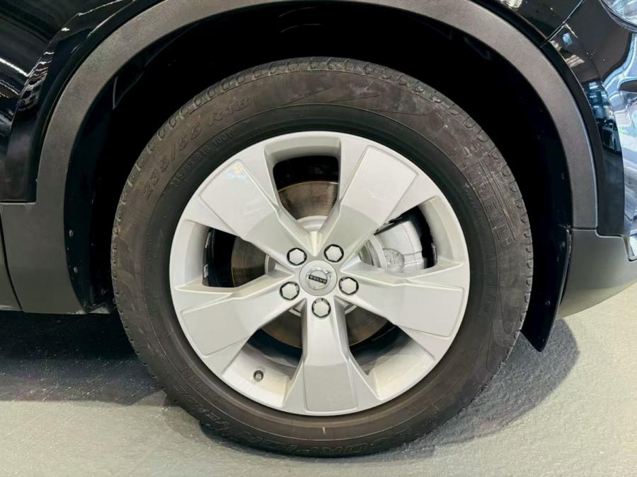 XC40 T4 MOMENTUM - Image 6