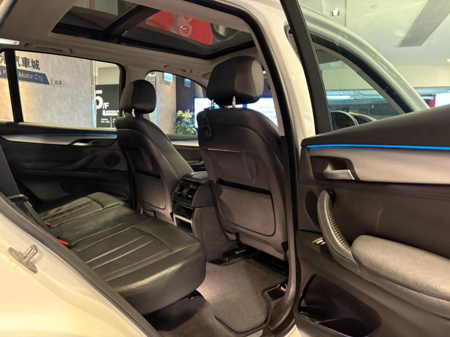 X5 xDrive30D - Image 5