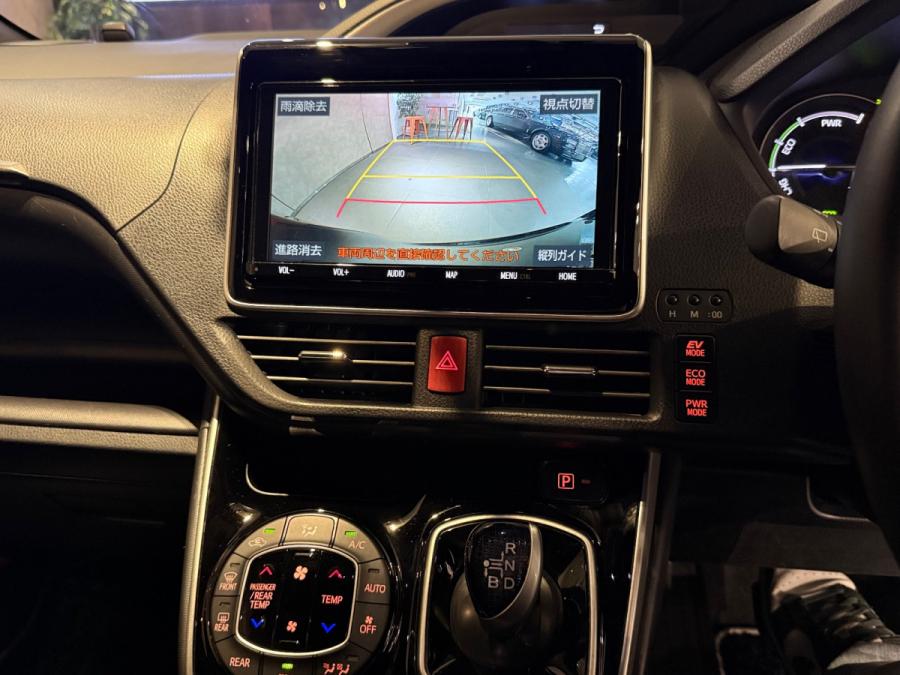 VOXY HYBRID ZS FACELIFT - Image 10