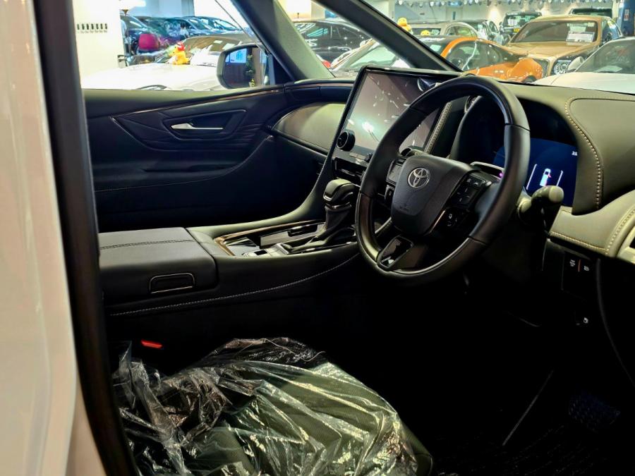 ALPHARD 2.5 Z - Image 4