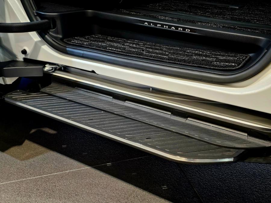 ALPHARD 2.5 Z - Image 7