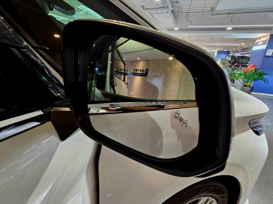 ALPHARD 2.5 Z - Image 11
