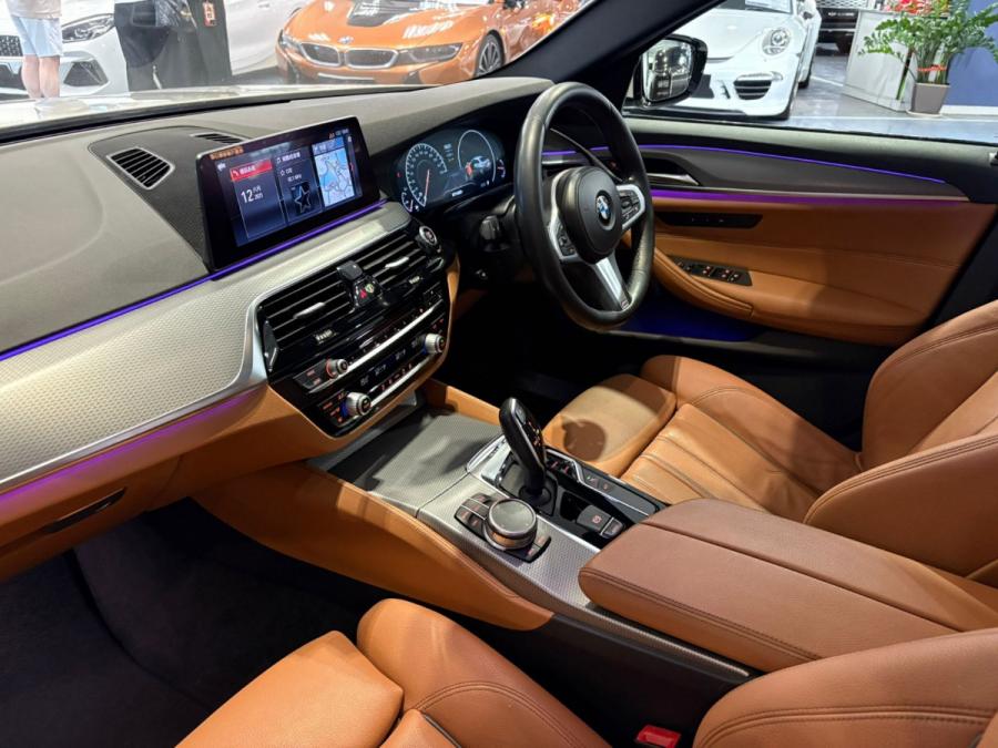 520iA M-Sport - Image 4