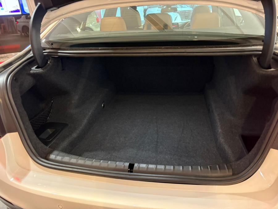 520iA M-Sport - Image 6