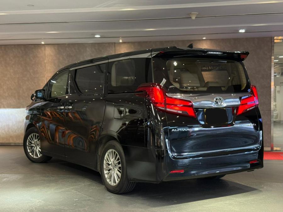 Alphard 3.5 - Image 2