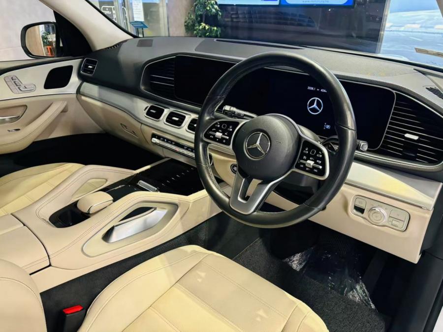 GLE450 4MATIC 7 SEATS - Image 3