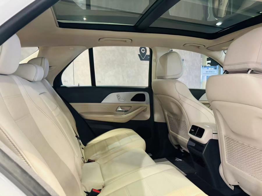 GLE450 4MATIC 7 SEATS - Image 4