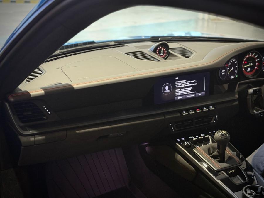 911 992 GT3 - Image 14