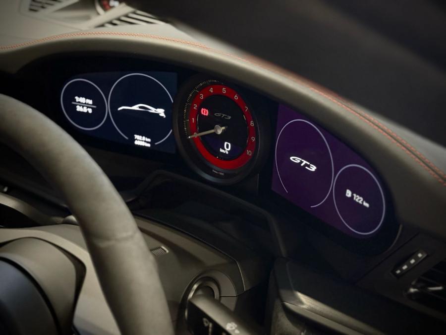 911 992 GT3 - Image 13