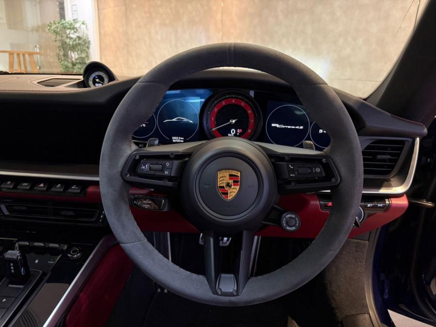 911 Carrera 4S 992 - Image 3