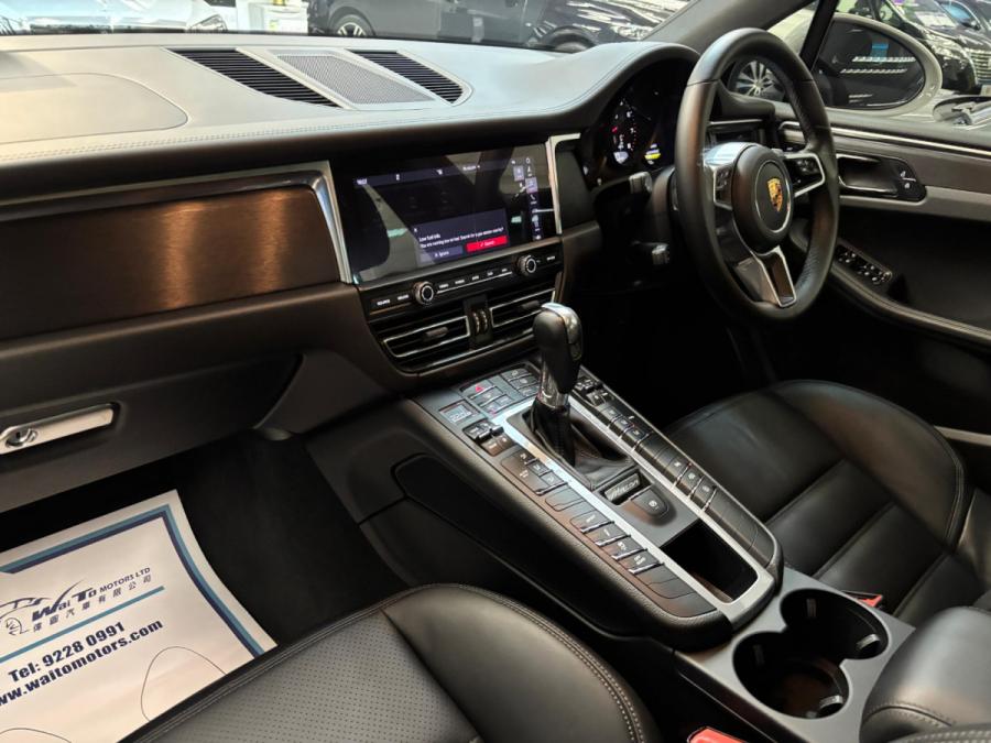 MACAN GTS - Image 5