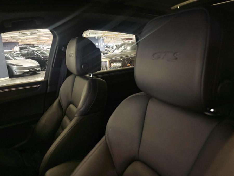 MACAN GTS - Image 6