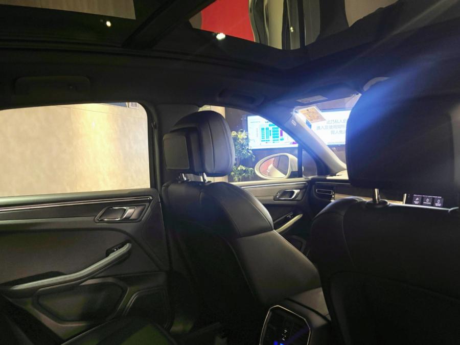 MACAN GTS - Image 7