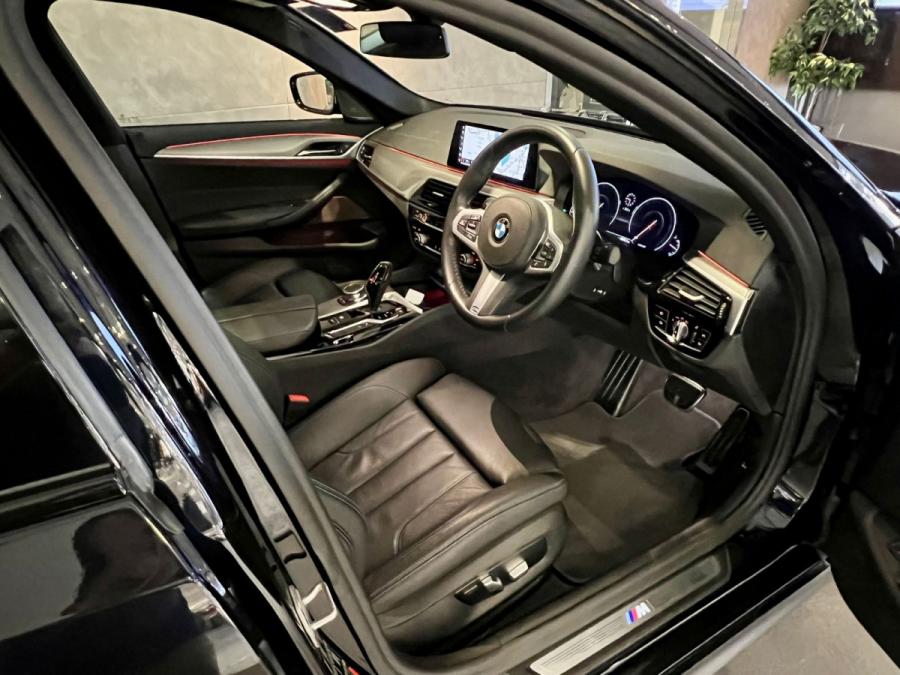 520IA SALOON M SPORT EDITION - Image 2