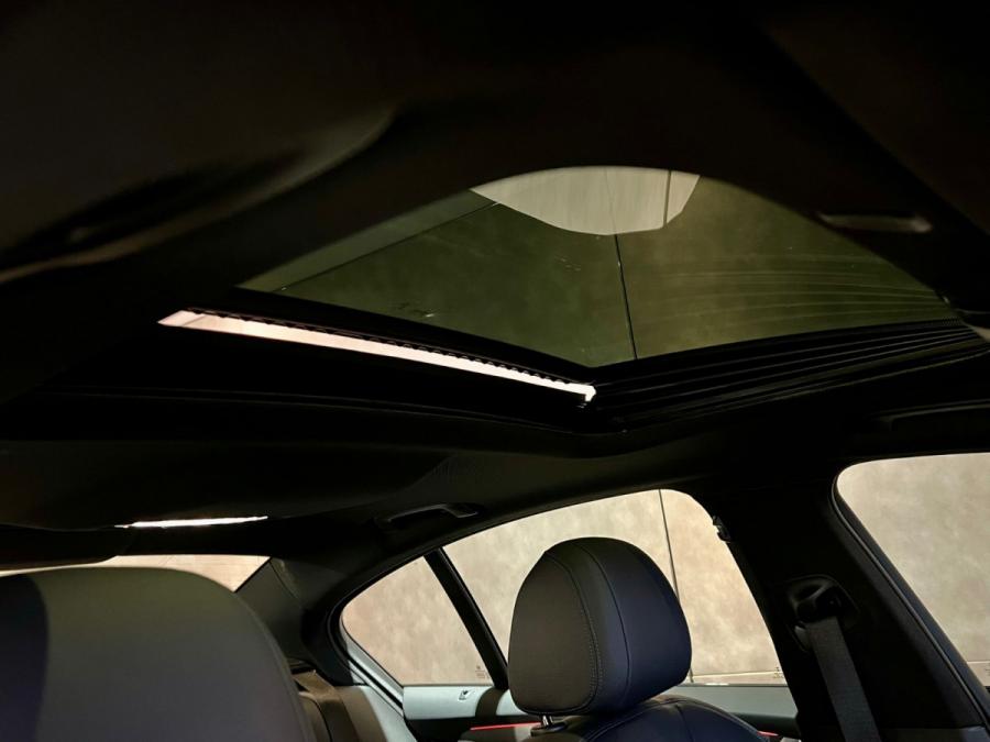 520IA SALOON M SPORT EDITION - Image 3