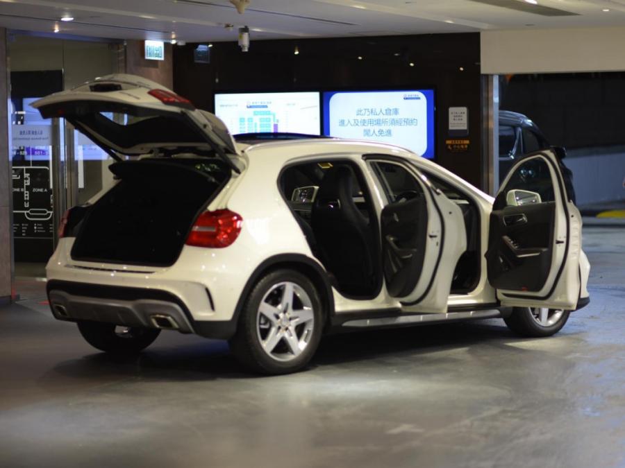 GLA250 4MATIC AMG - Image 9