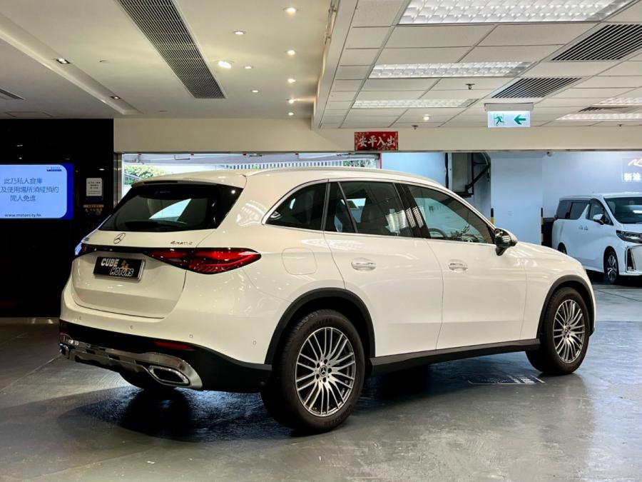 GLC300 4MATIC - Image 2