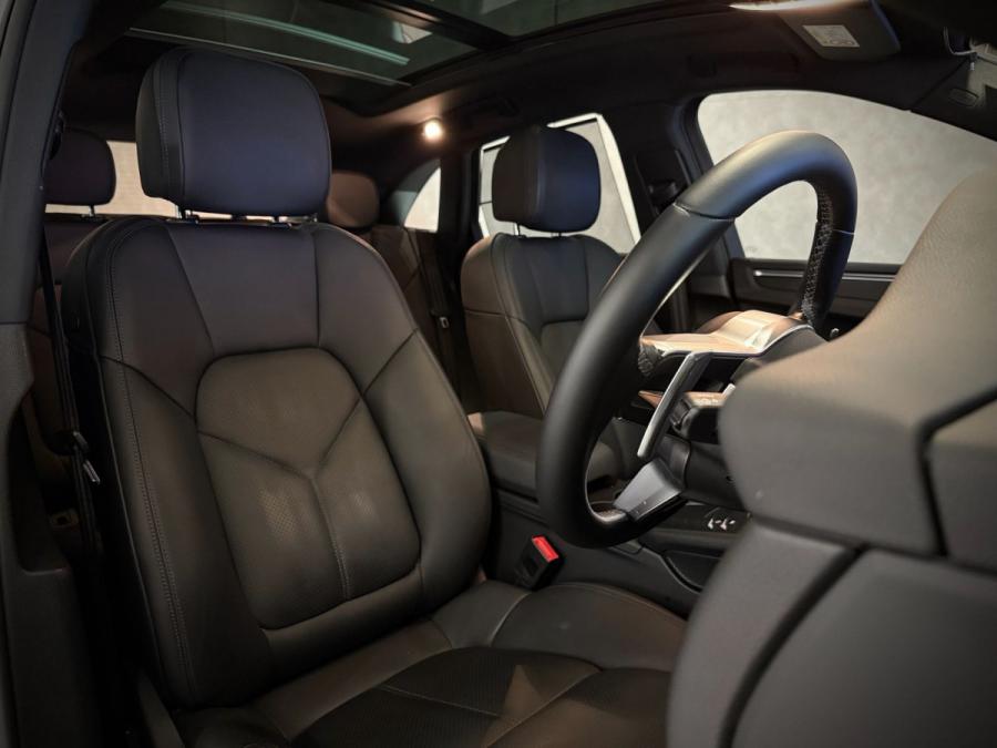 MACAN - Image 7