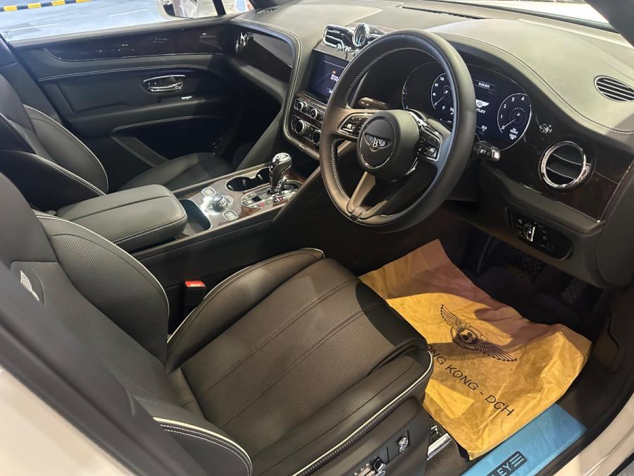 Bentayga EWB V8 - Image 2