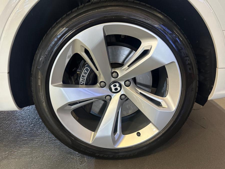 Bentayga EWB V8 - Image 5