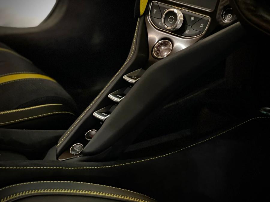 720S - Image 7