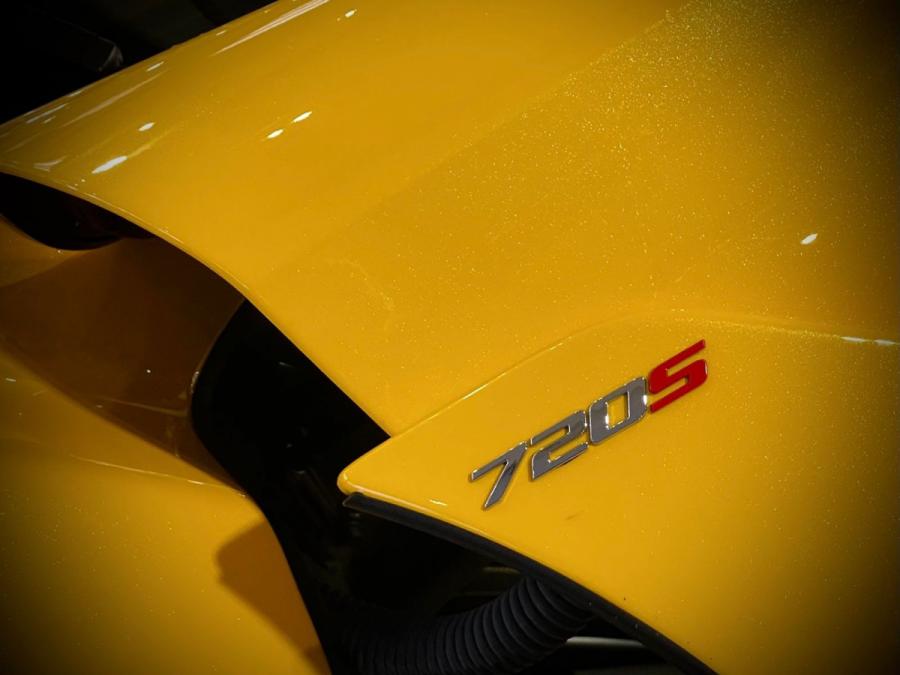 720S - Image 11