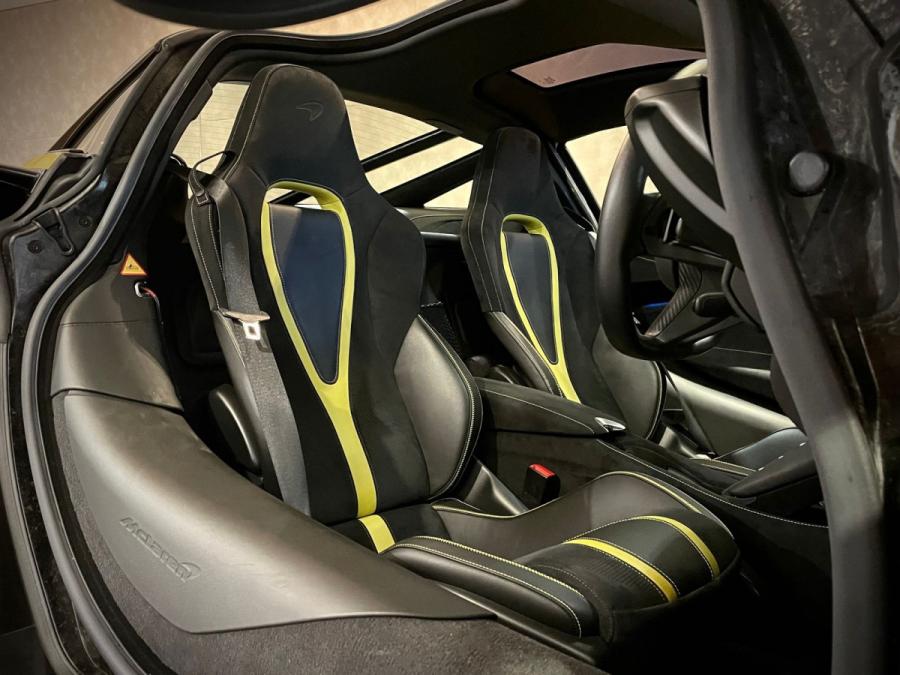 720S - Image 2