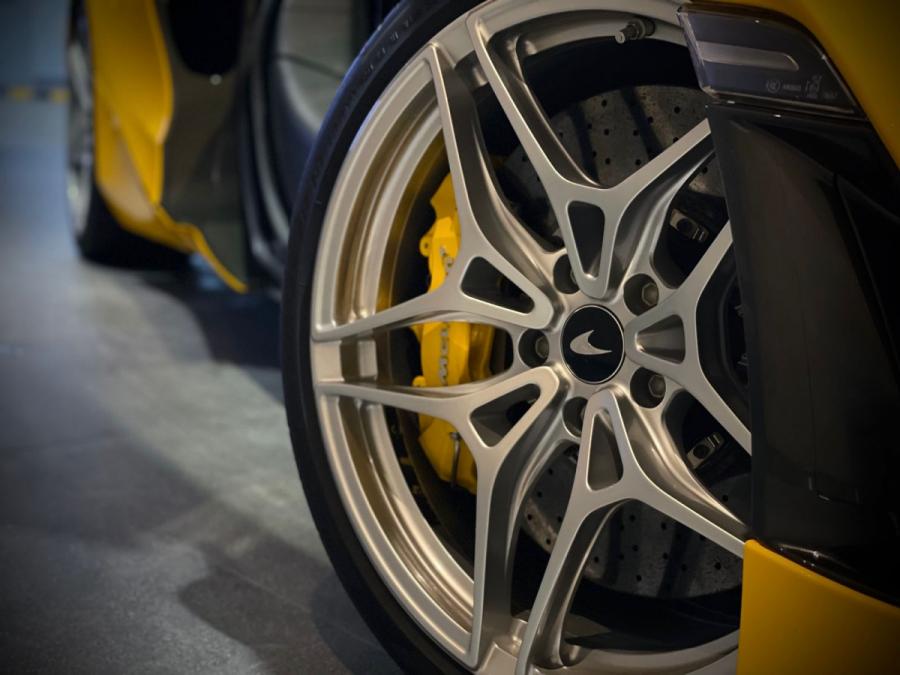 720S - Image 9