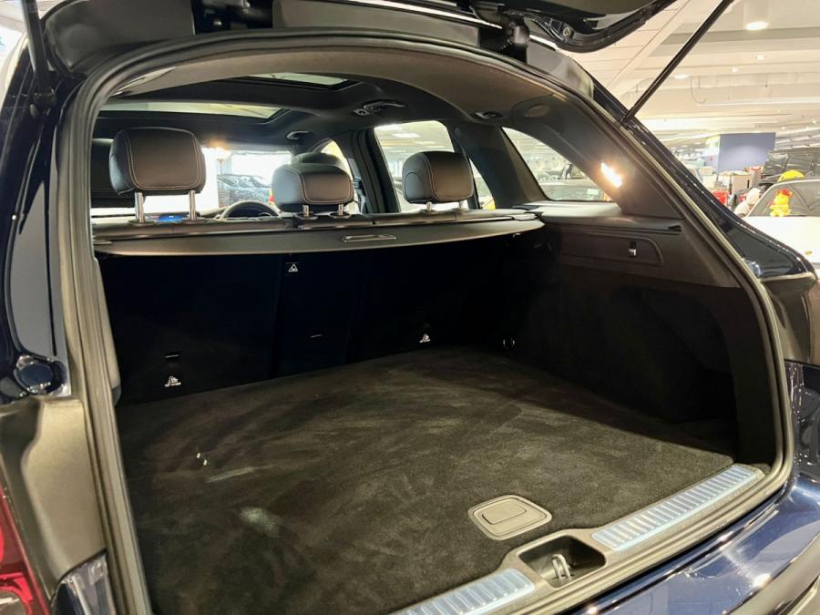 GLC300 4MATIC - Image 9