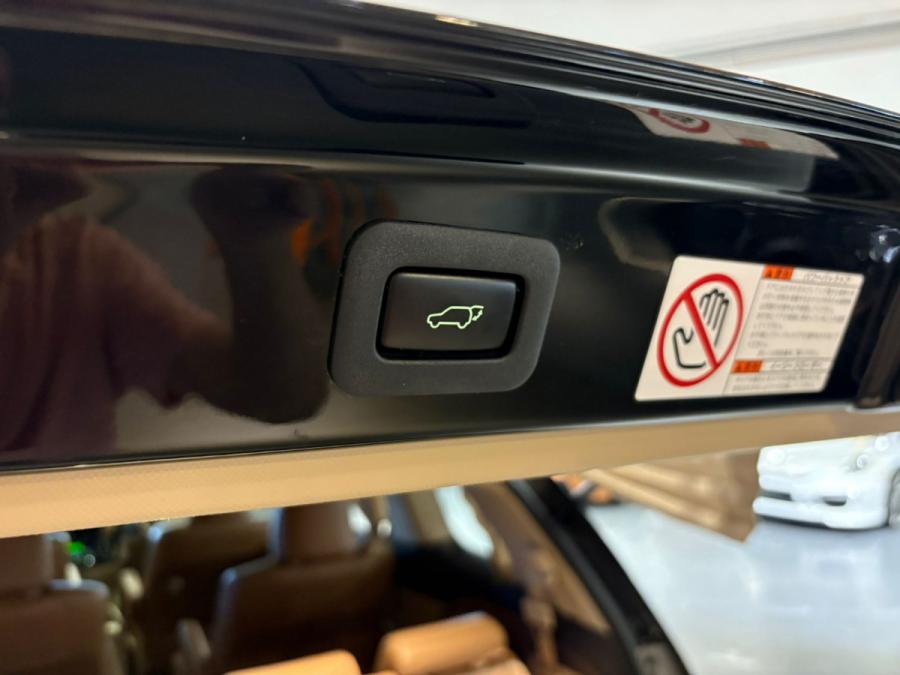 Estima V6 Aeras - Image 9