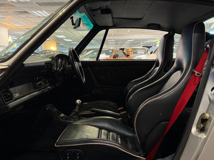 911 Carrera 4 964 manual - Image 6