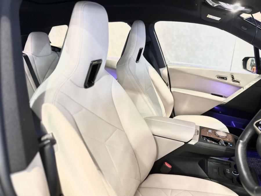 IX XDRIVE40 - Image 12