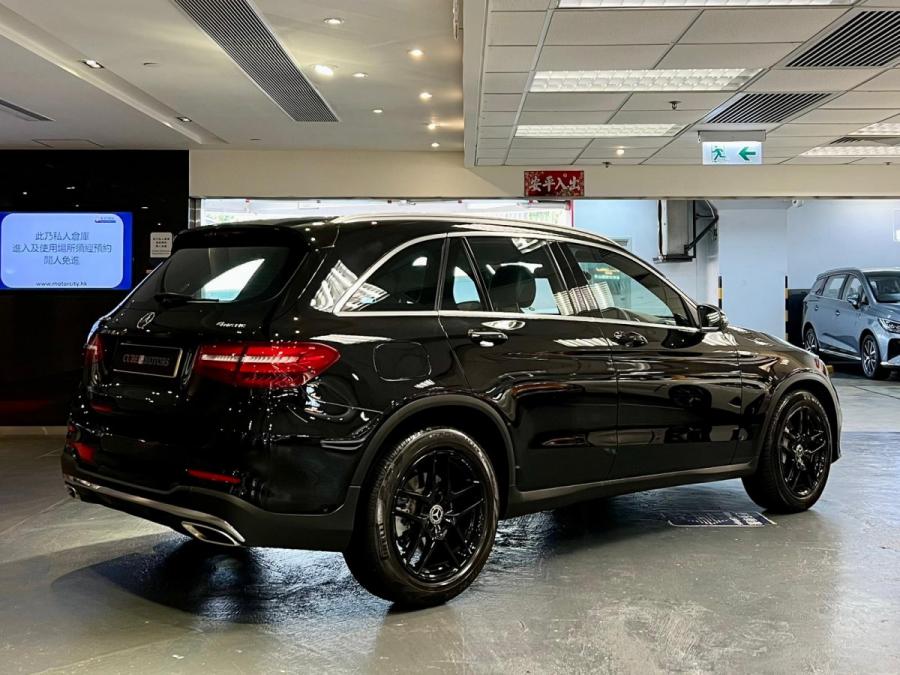 GLC250 4MATIC AMG - Image 2