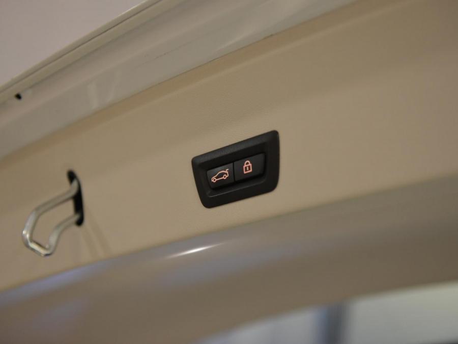 X3 SDRIVE 20IA XLINE - Image 21