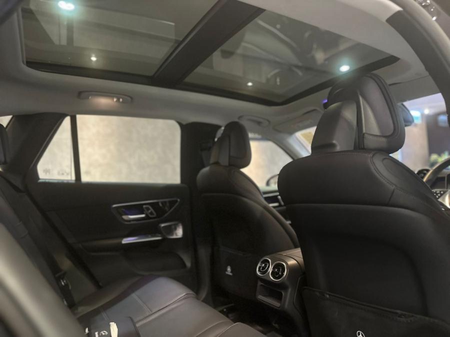GLC300 4MATIC - Image 11